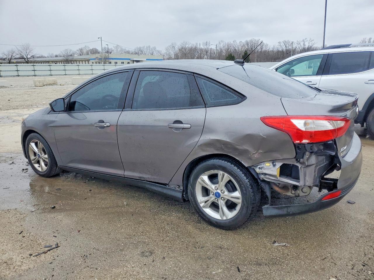 2014 FORD FOCUS SE photo 2