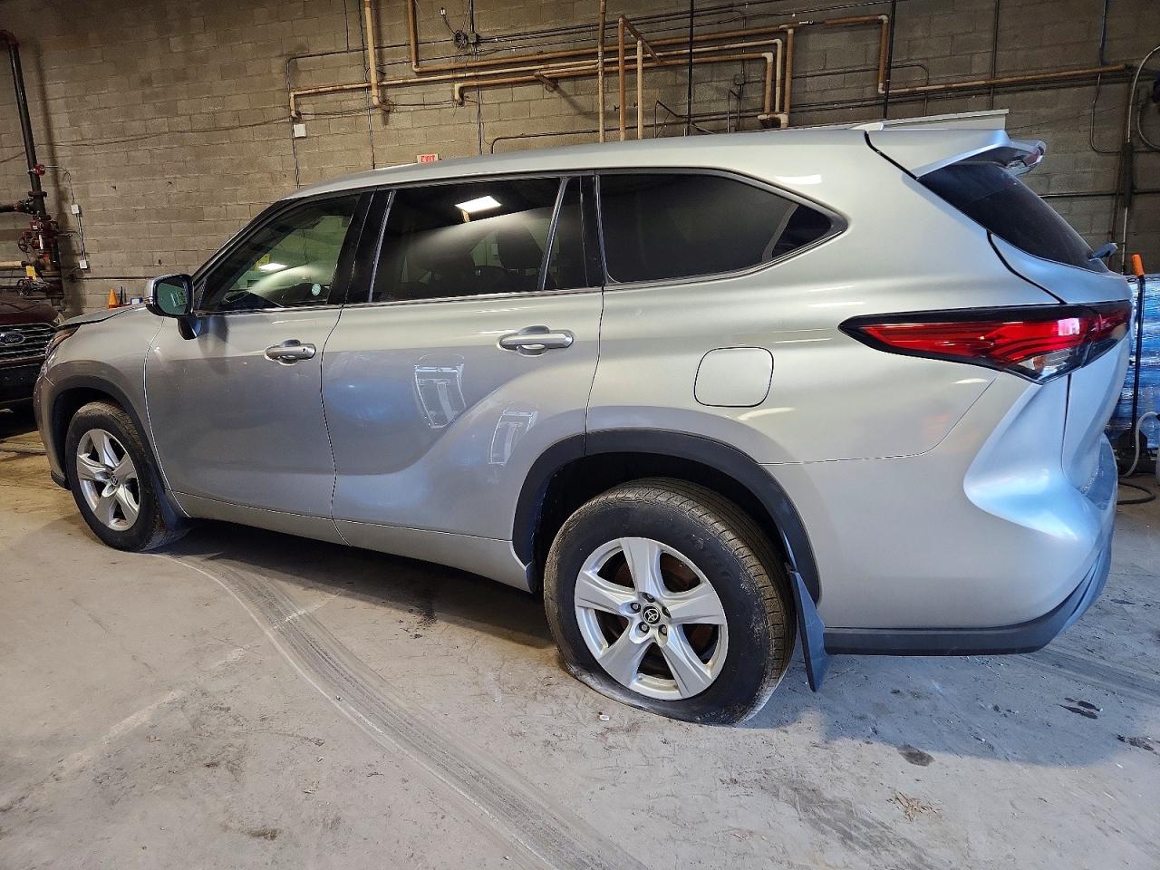 2021 TOYOTA HIGHLANDER L photo 2