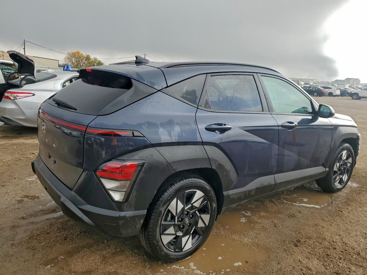 2025 HYUNDAI KONA SEL photo 3