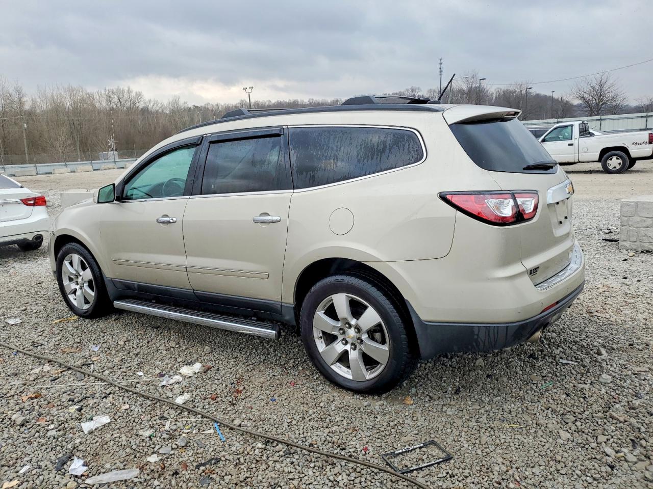 2014 CHEVROLET TRAVERSE LTZ photo 2