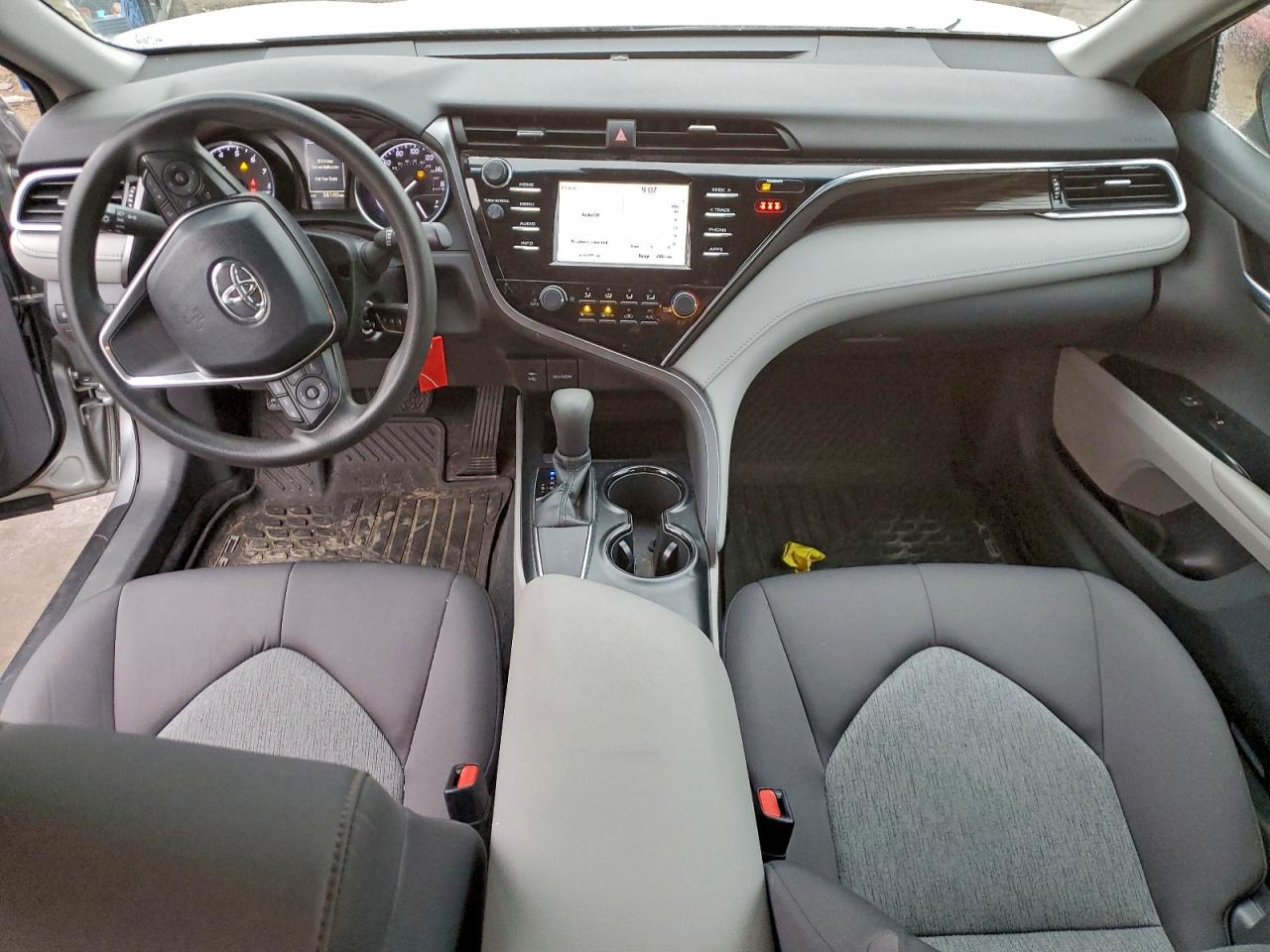 2018 TOYOTA CAMRY L photo 8