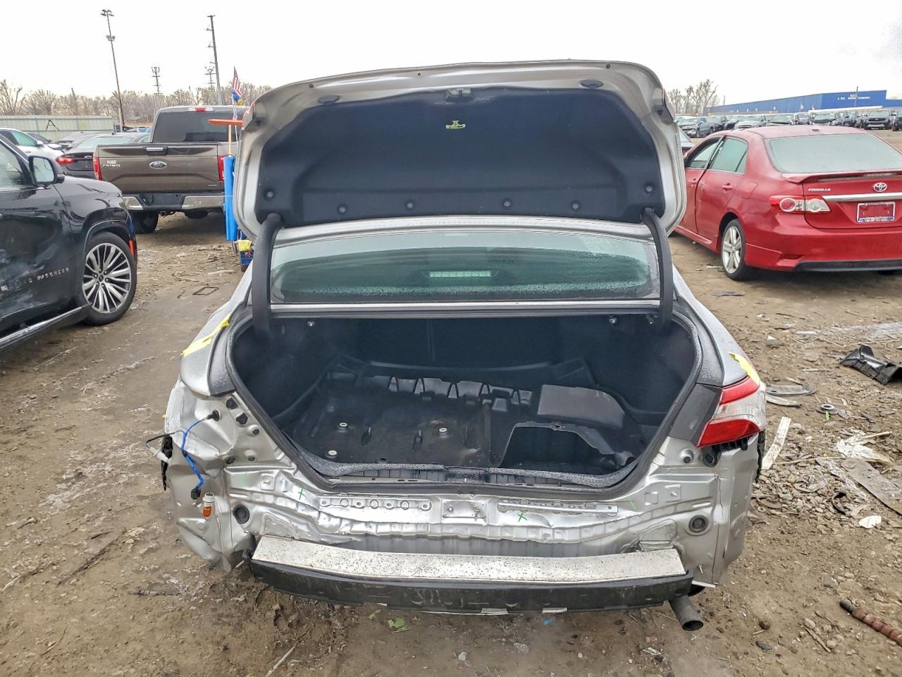 2018 TOYOTA CAMRY L photo 6