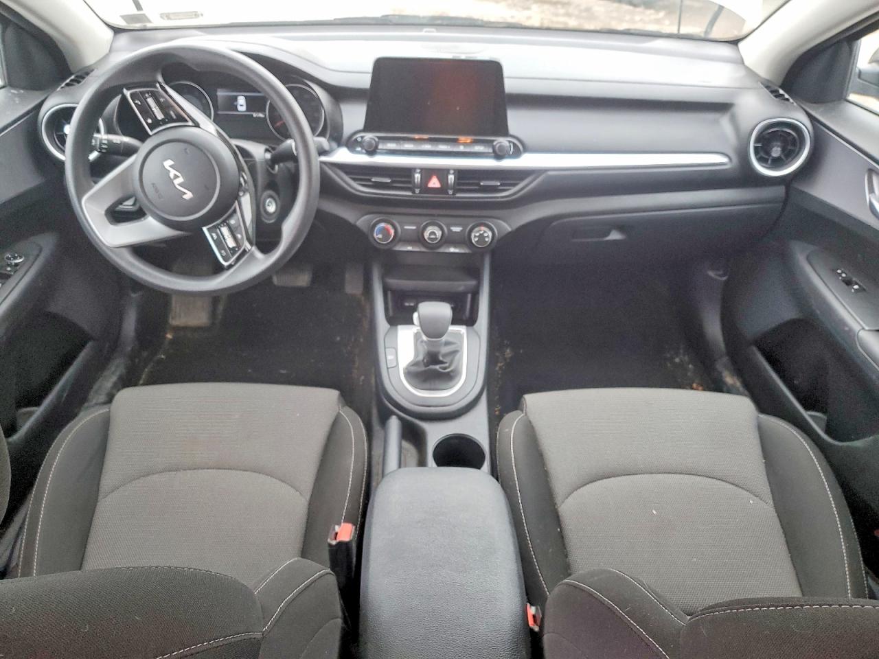 2023 KIA FORTE LX photo 8