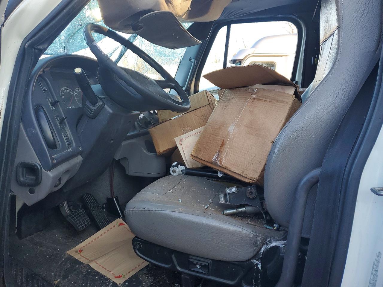 2018 FREIGHTLINER BUSINESS CLASS M2 BOX TRUCK photo 7