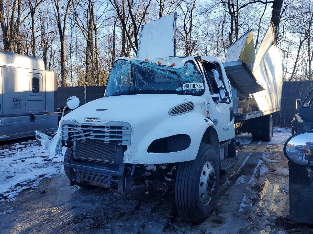 2018 FREIGHTLINER M2 106 MED