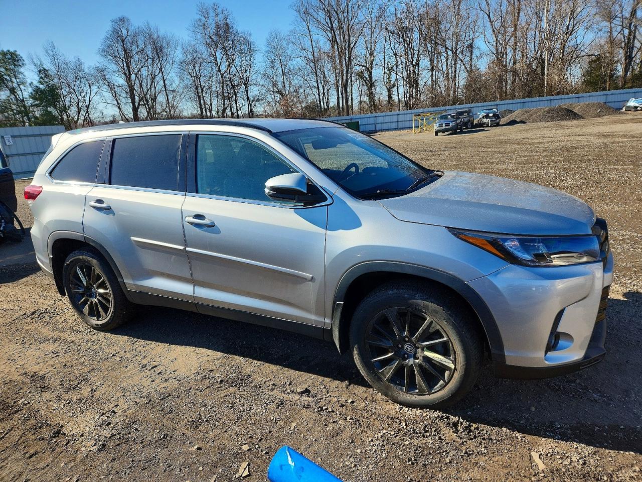 2019 TOYOTA HIGHLANDER SE photo 4