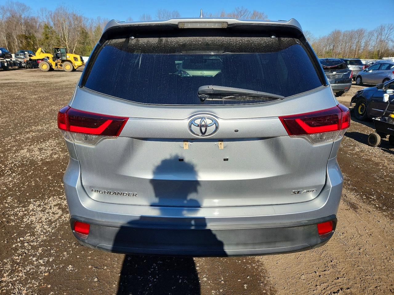 2019 TOYOTA HIGHLANDER SE photo 6
