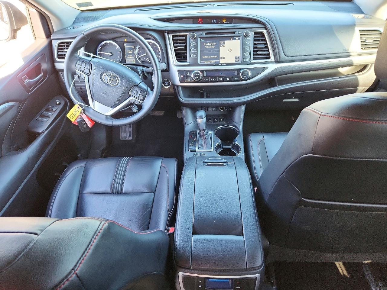 2019 TOYOTA HIGHLANDER SE photo 8