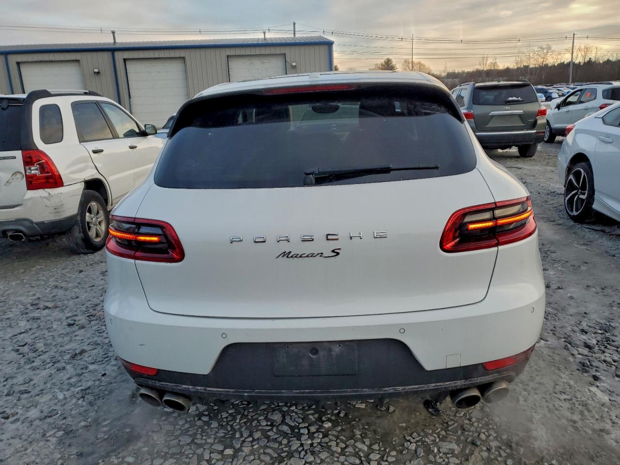 2015 PORSCHE MACAN S photo 6