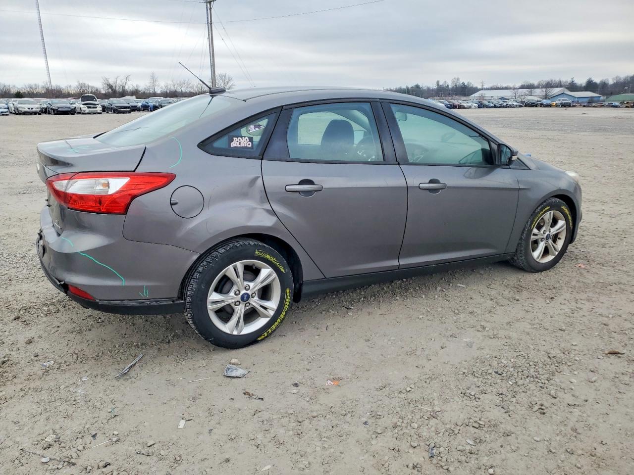 2013 FORD FOCUS SE photo 3