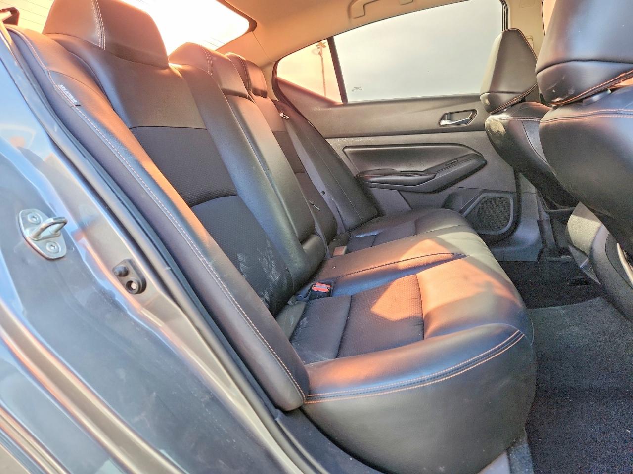 2019 NISSAN ALTIMA SR photo 10