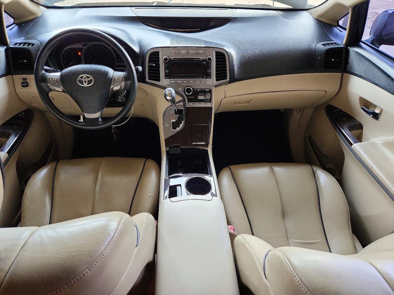 2010 TOYOTA VENZA photo 8