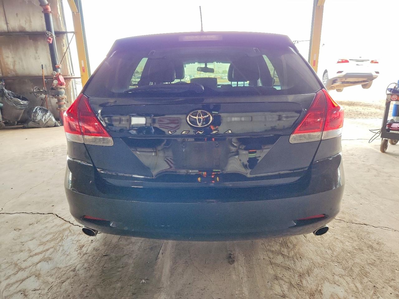 2010 TOYOTA VENZA photo 6