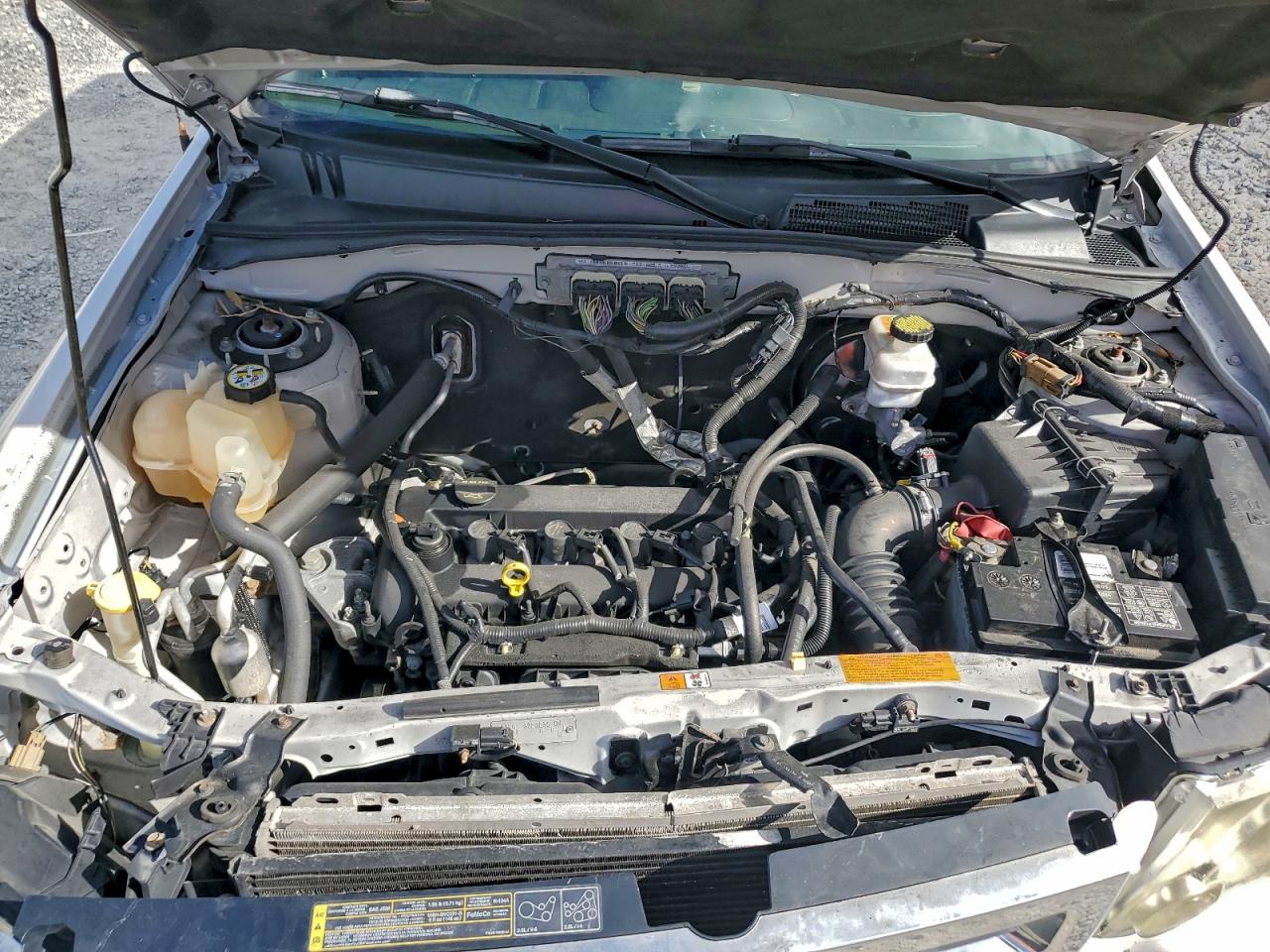 2010 FORD ESCAPE LIMITED photo 11