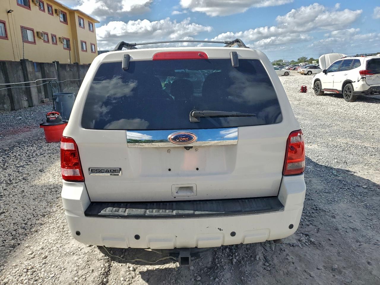 2010 FORD ESCAPE LIMITED photo 6