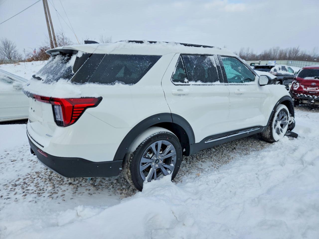 2025 FORD EXPLORER ACTIVE photo 3