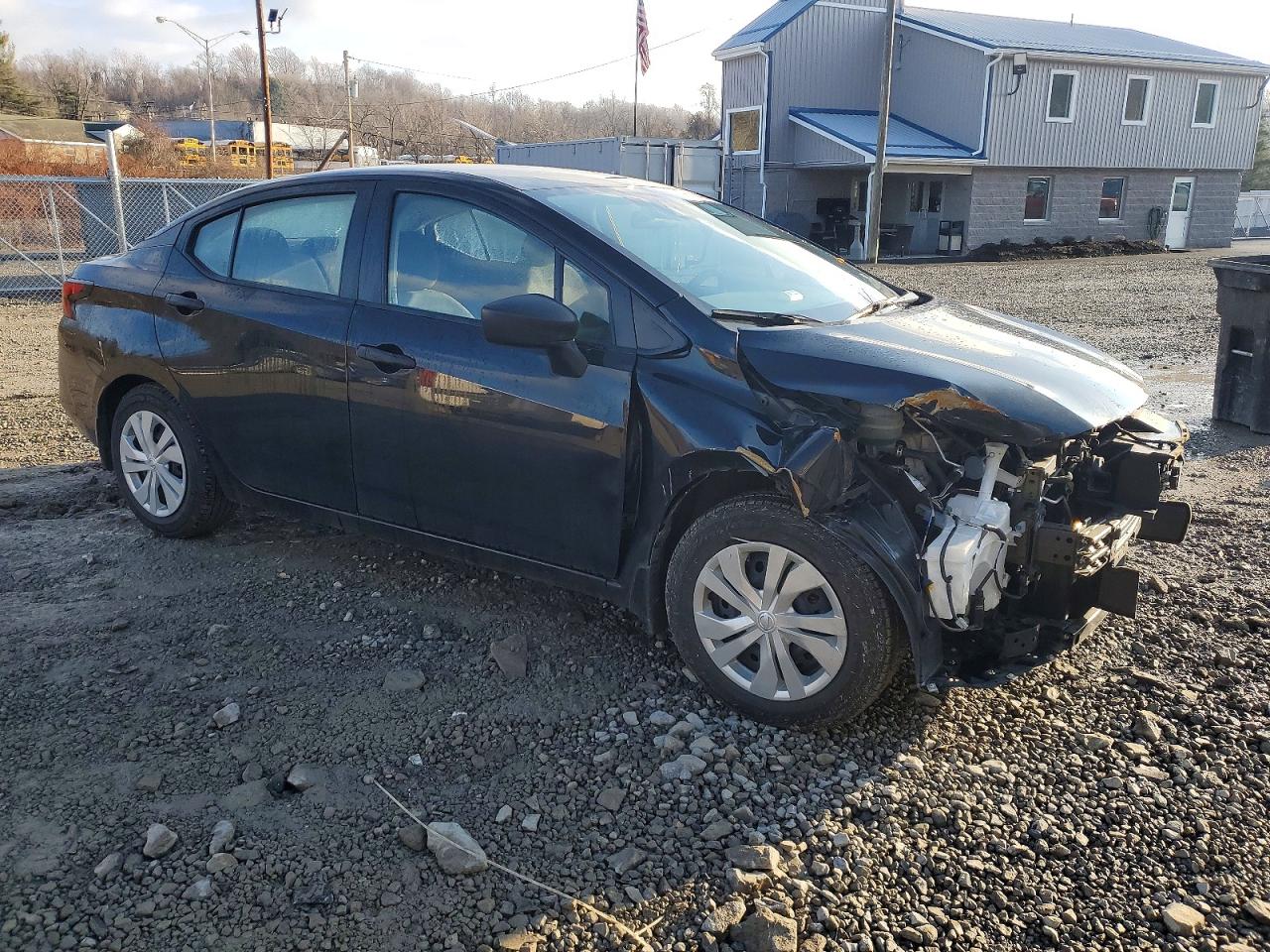 2021 NISSAN VERSA S photo 4