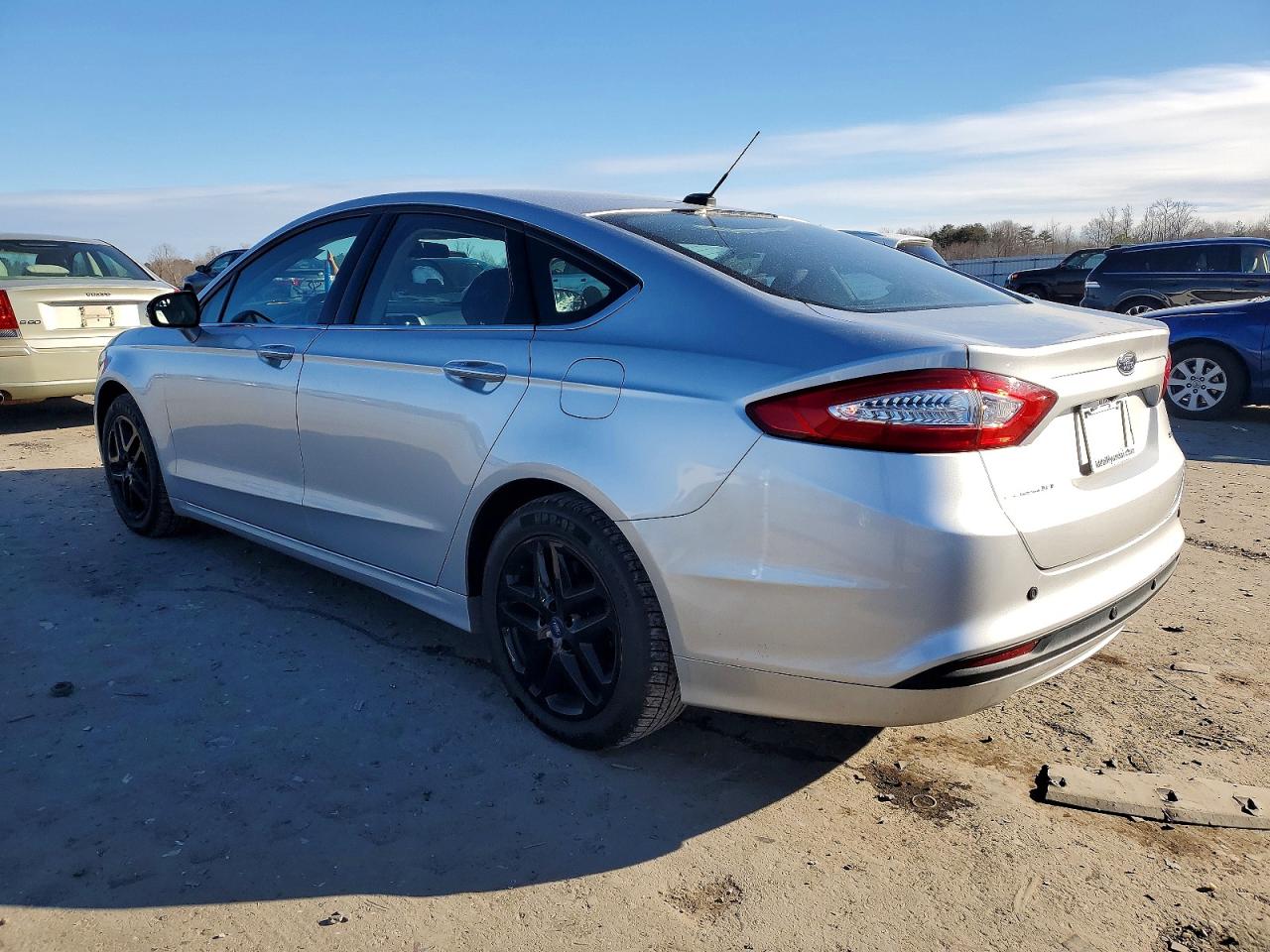 2014 FORD FUSION SE photo 2