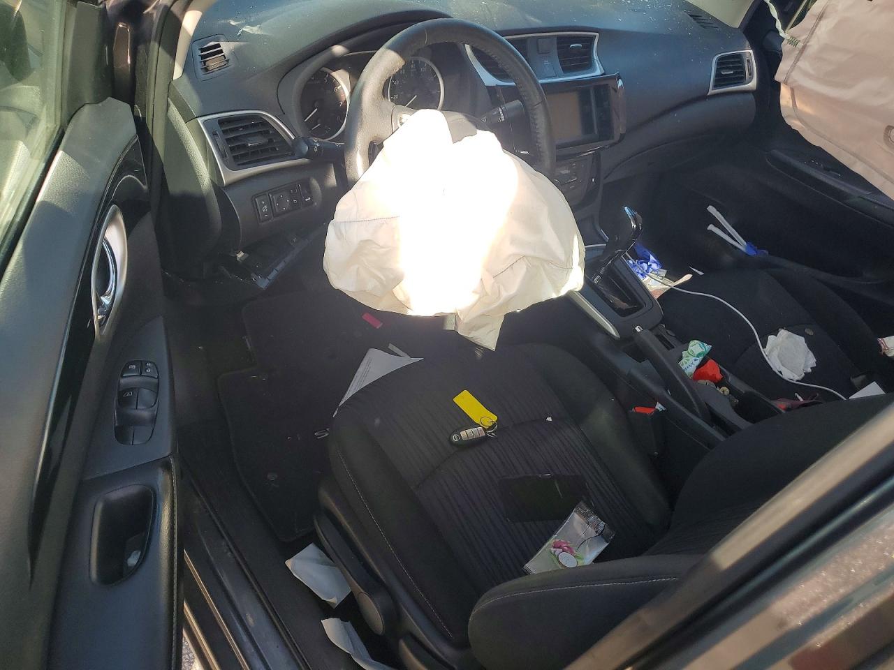 2019 NISSAN SENTRA S photo 8