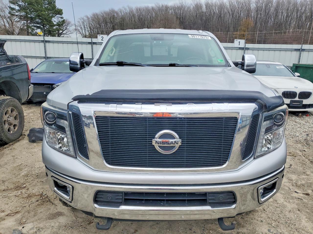 2017 NISSAN TITAN XD SL photo 5