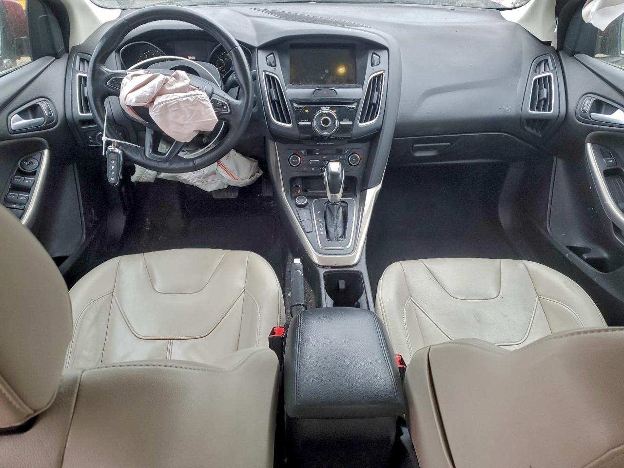 2017 FORD FOCUS TITANIUM photo 8