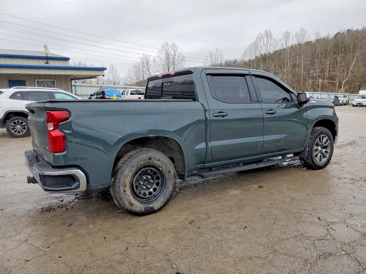 2025 CHEVROLET SILVERADO K1500 LT photo 3