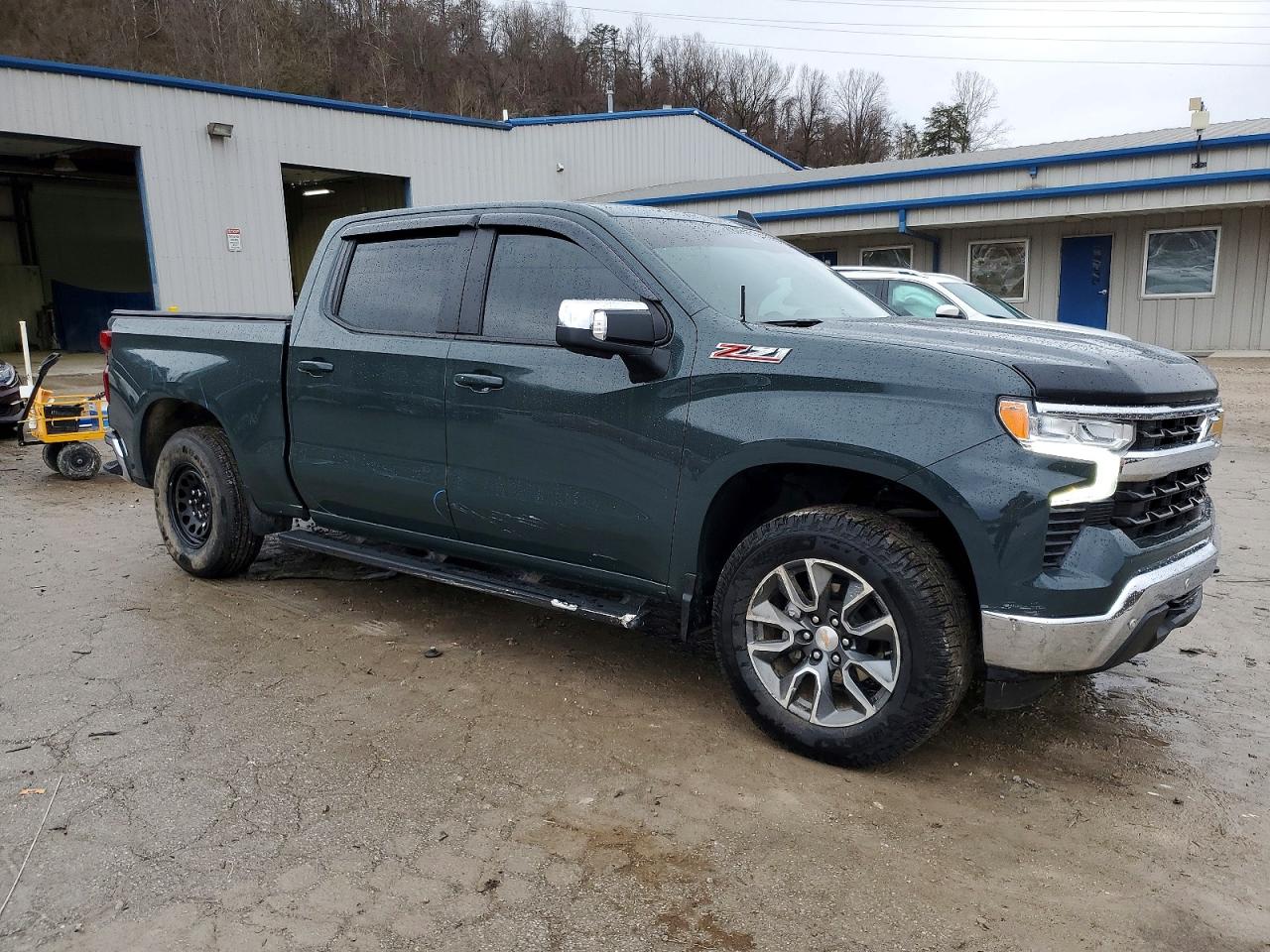 2025 CHEVROLET SILVERADO K1500 LT photo 4