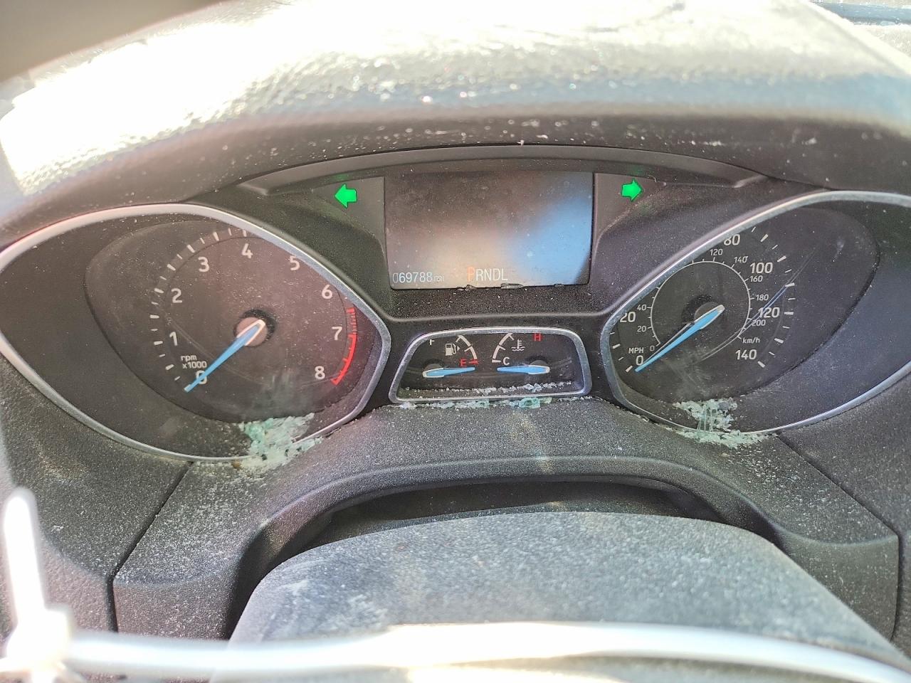 2018 FORD FOCUS SE photo 9