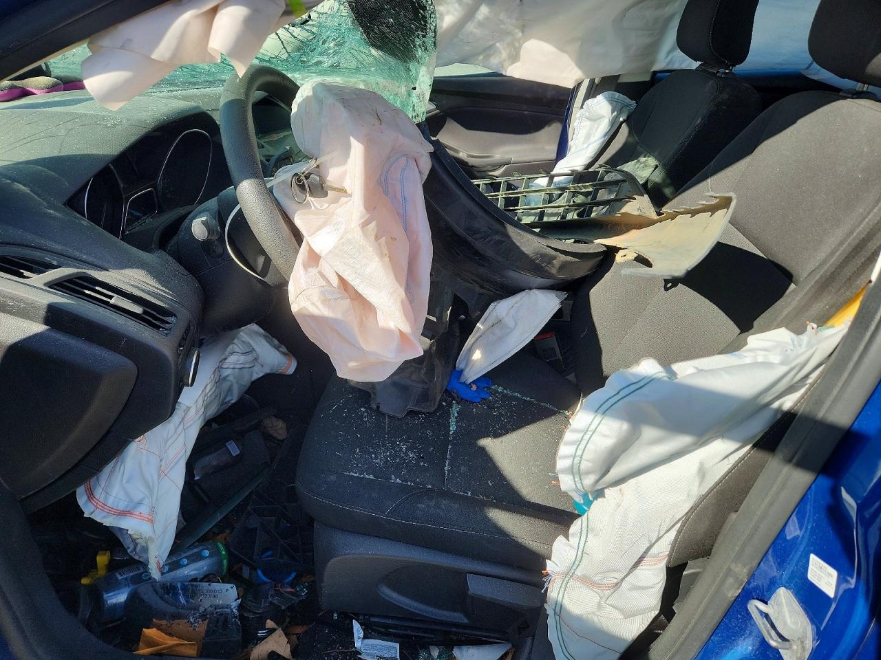 2018 FORD FOCUS SE photo 7