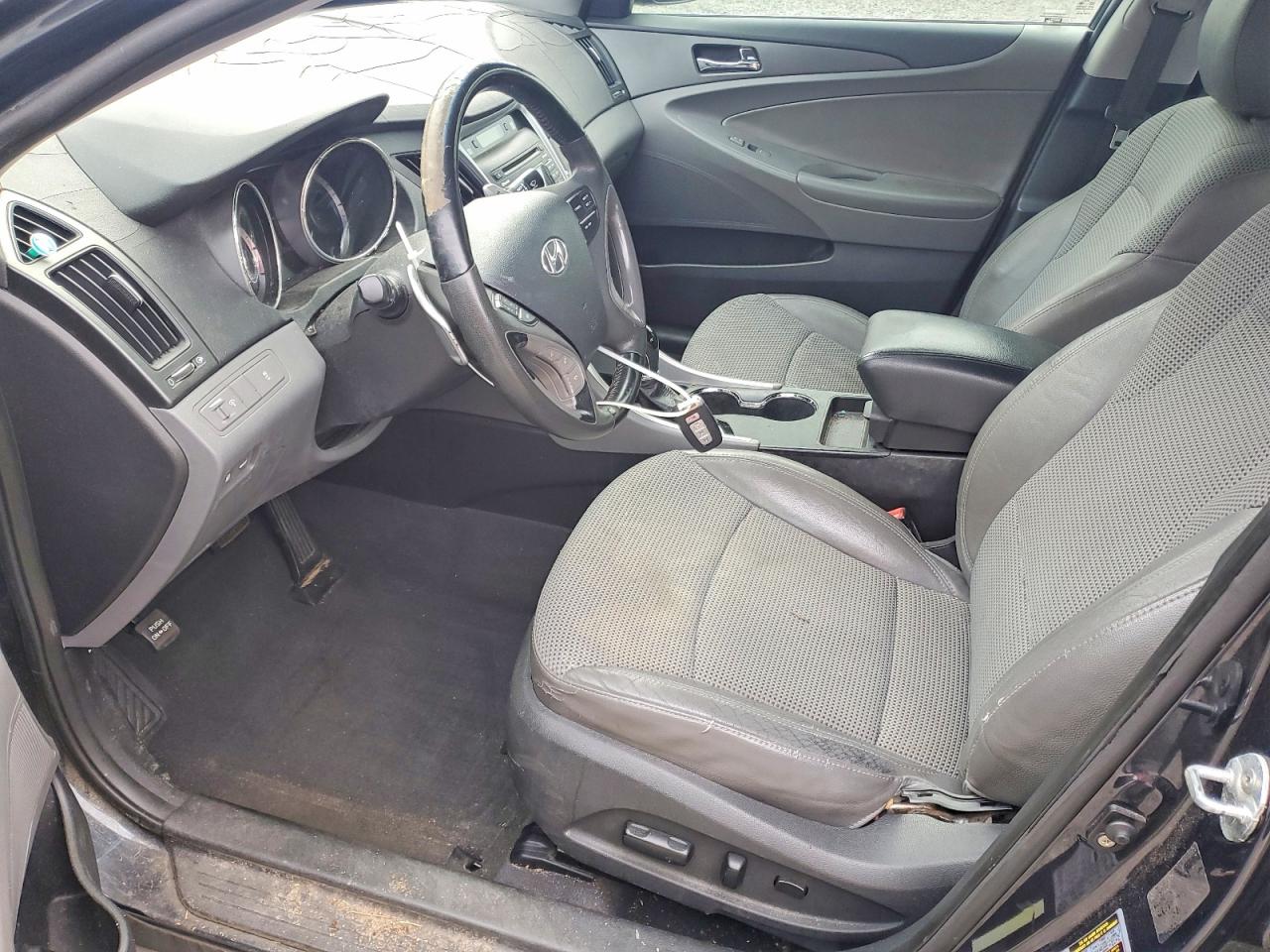 2011 HYUNDAI SONATA SE photo 7