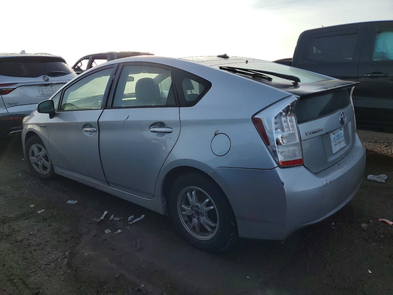 2011 TOYOTA PRIUS photo 2