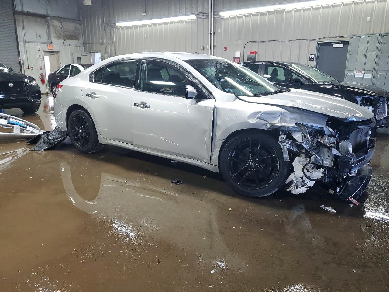 2011 NISSAN MAXIMA S photo 4