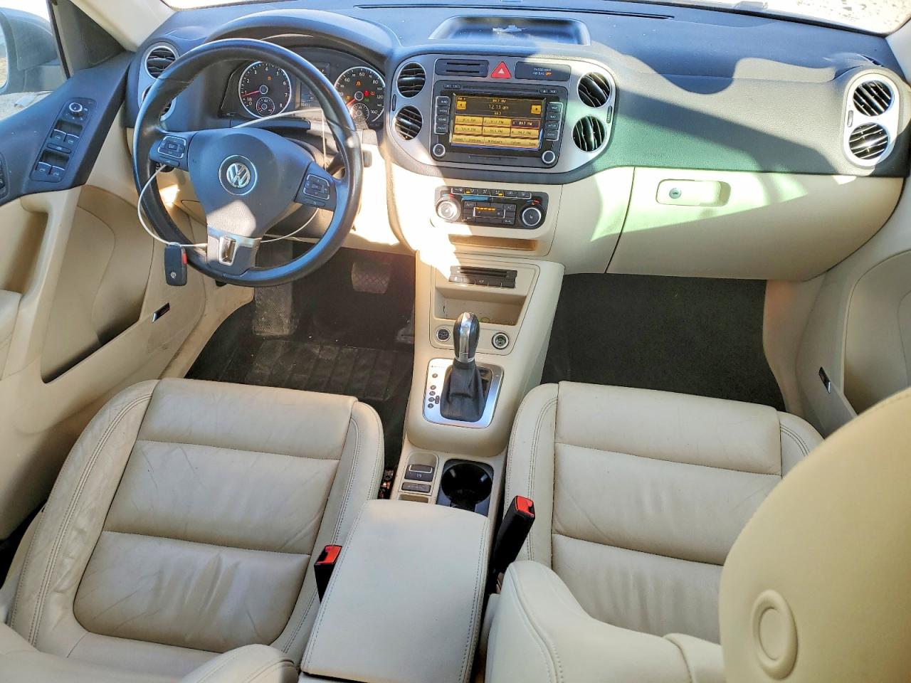 2011 VOLKSWAGEN TIGUAN S photo 15