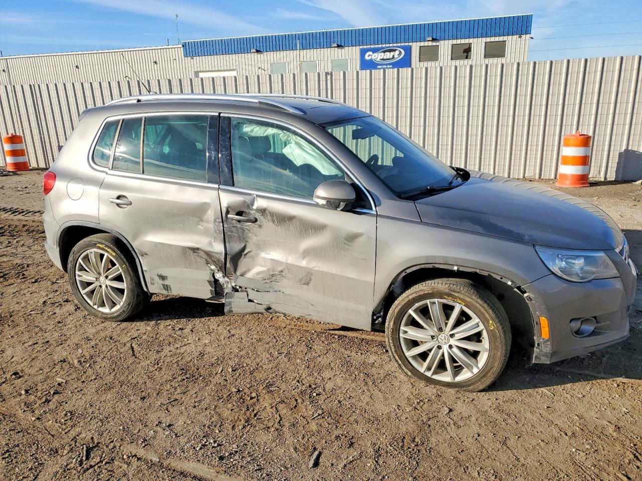2011 VOLKSWAGEN TIGUAN S photo 7