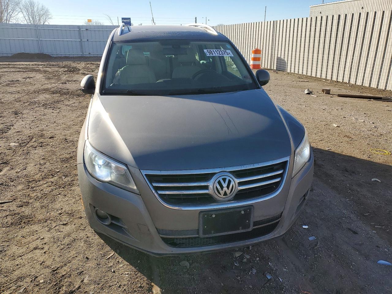 2011 VOLKSWAGEN TIGUAN S photo 9