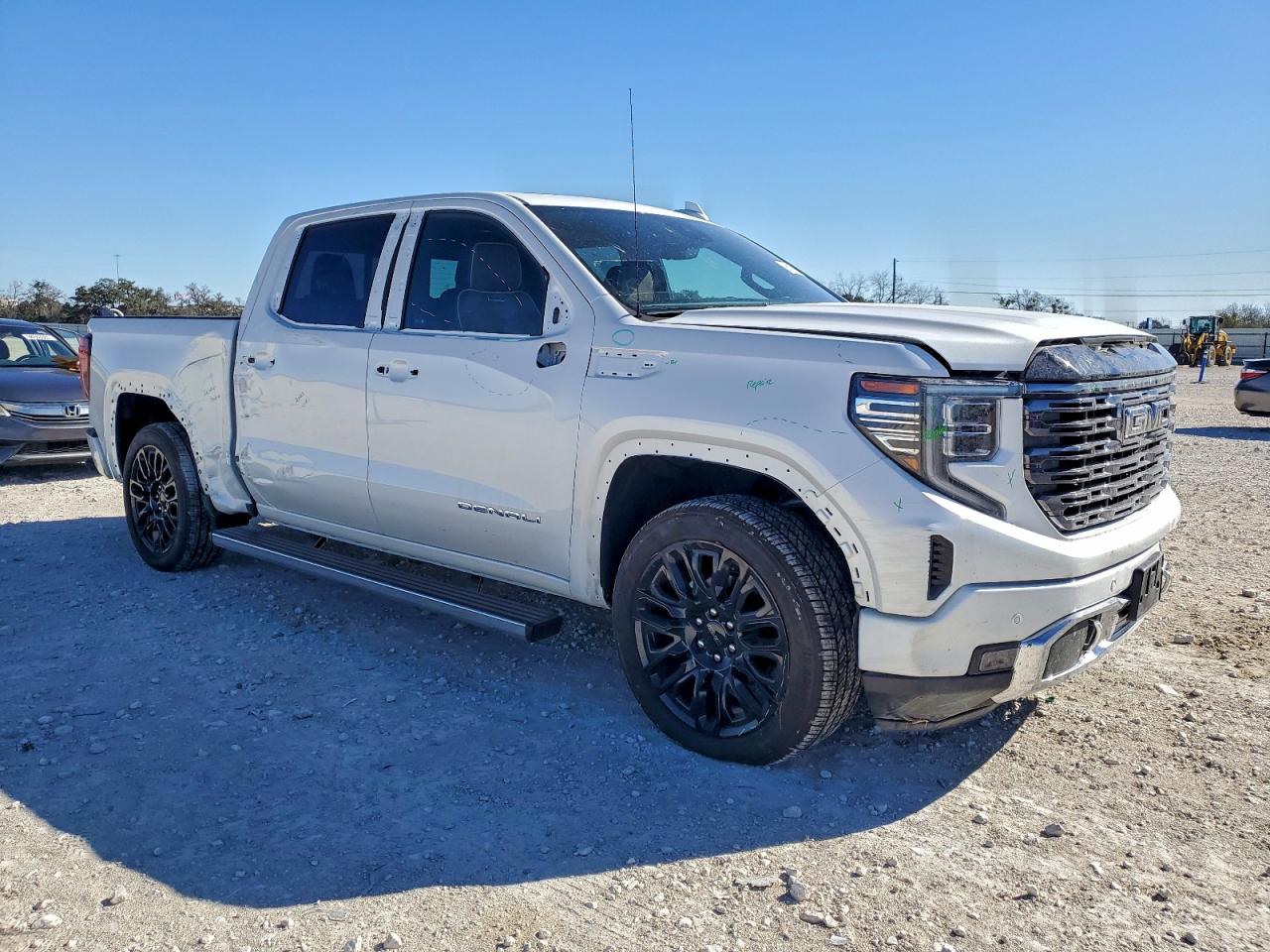 2025 GMC SIERRA K1500 DENALI ULTIMATE photo 4