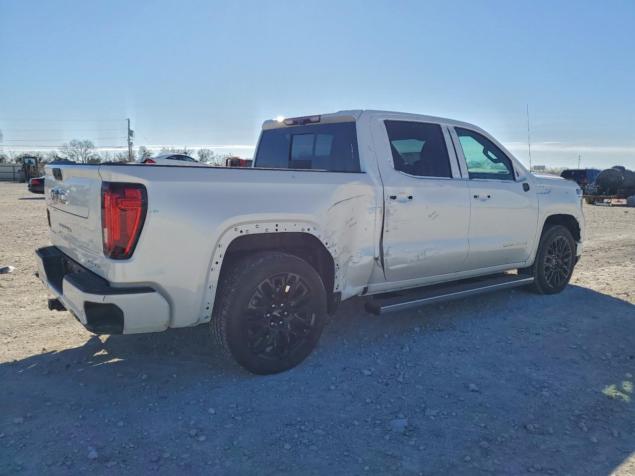 2025 GMC SIERRA K1500 DENALI ULTIMATE photo 3