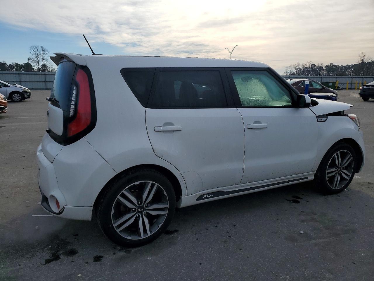 2016 KIA SOUL + photo 3
