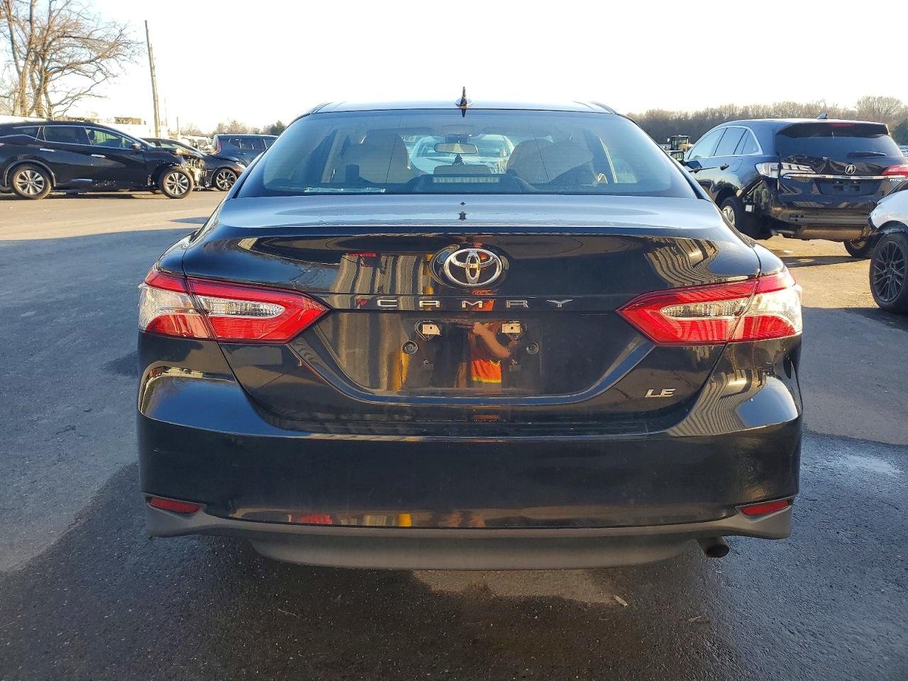 2020 TOYOTA CAMRY LE photo 11