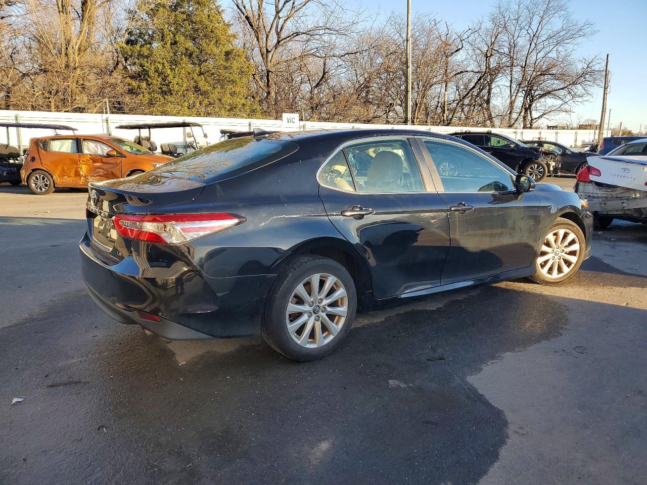 2020 TOYOTA CAMRY LE photo 5