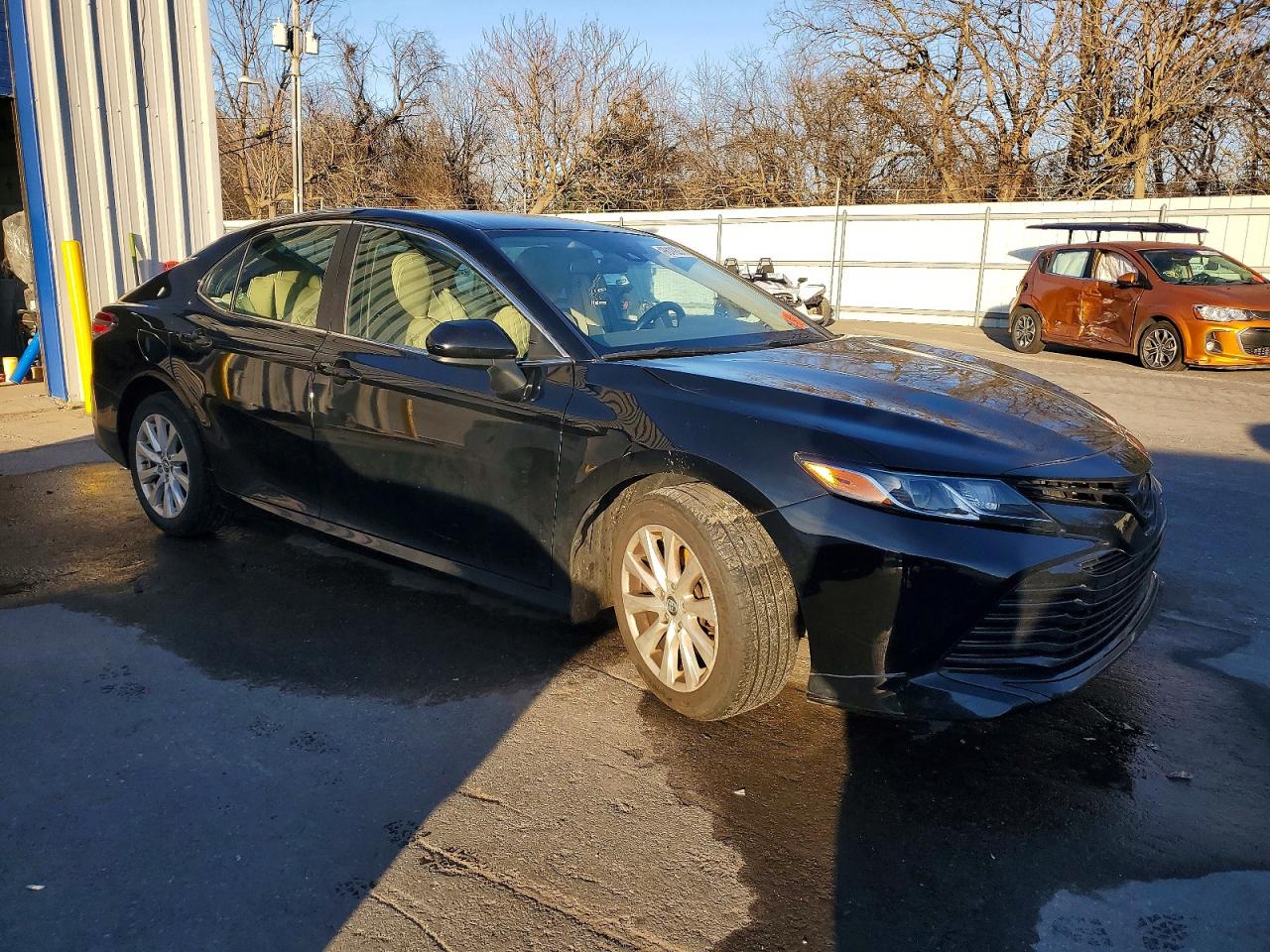 2020 TOYOTA CAMRY LE photo 7