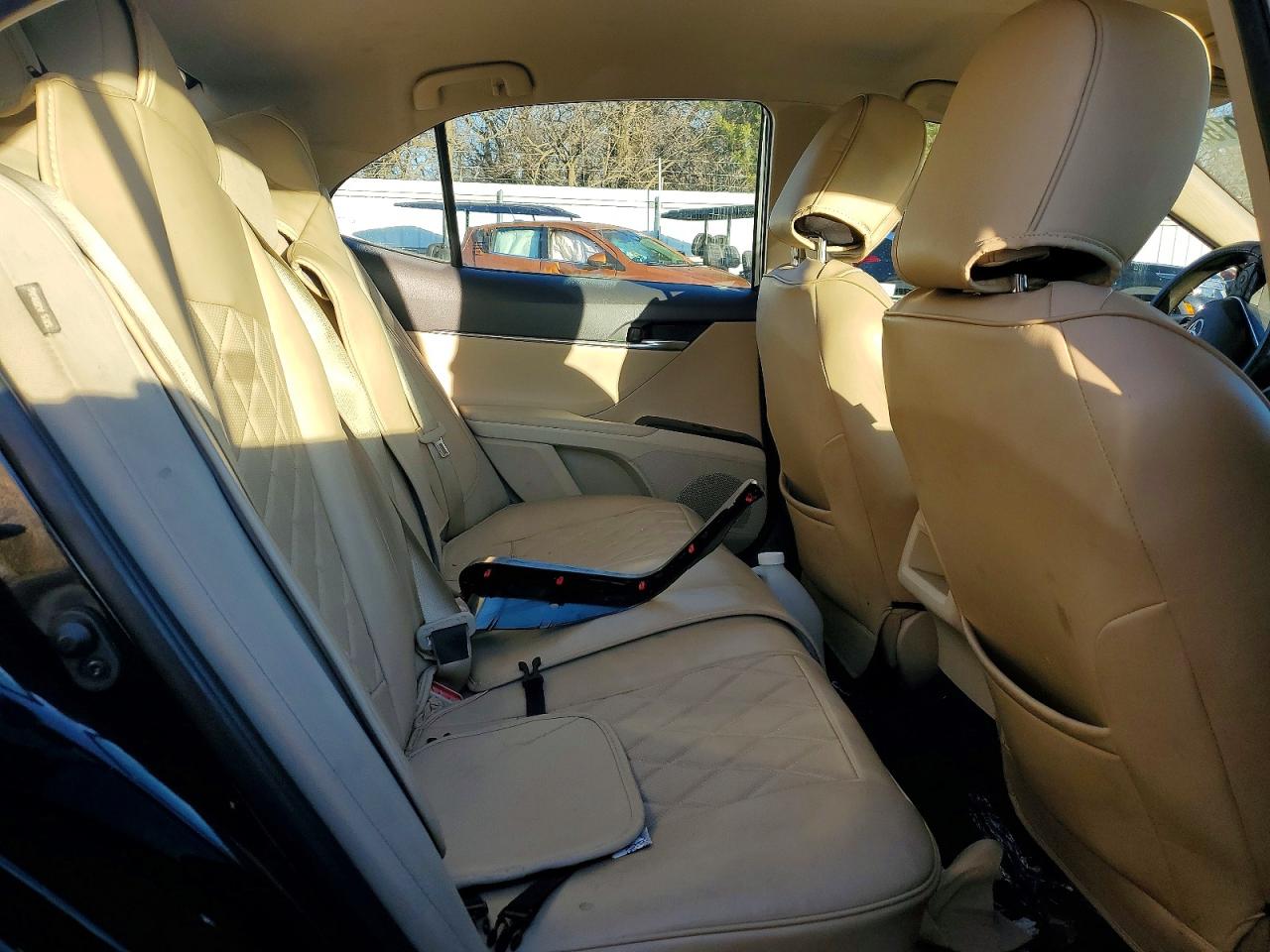 2020 TOYOTA CAMRY LE photo 19