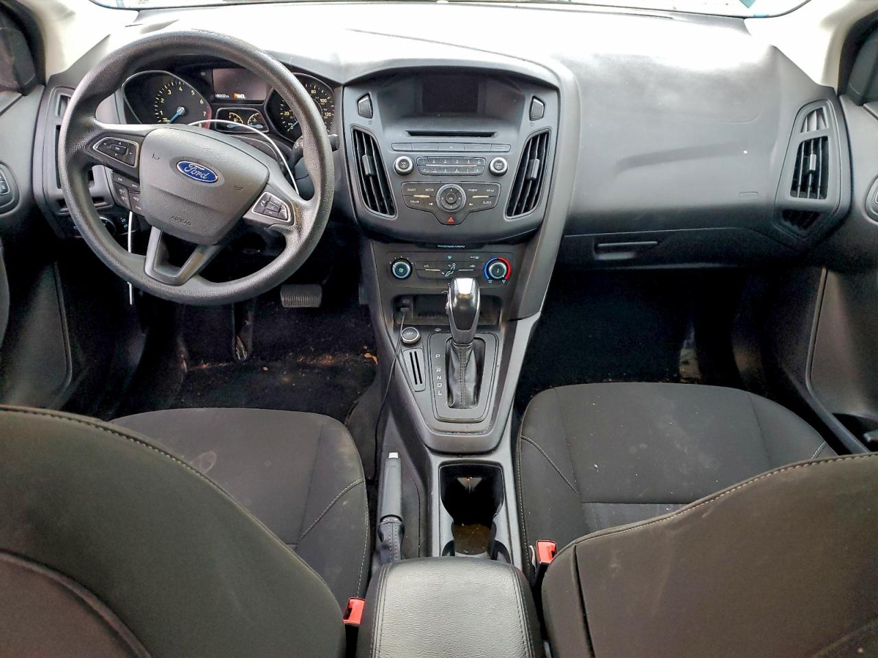 2015 FORD FOCUS SE photo 15