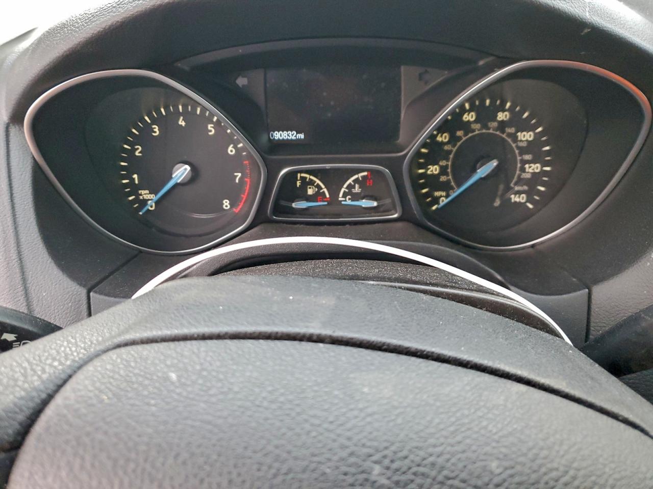2015 FORD FOCUS SE photo 17