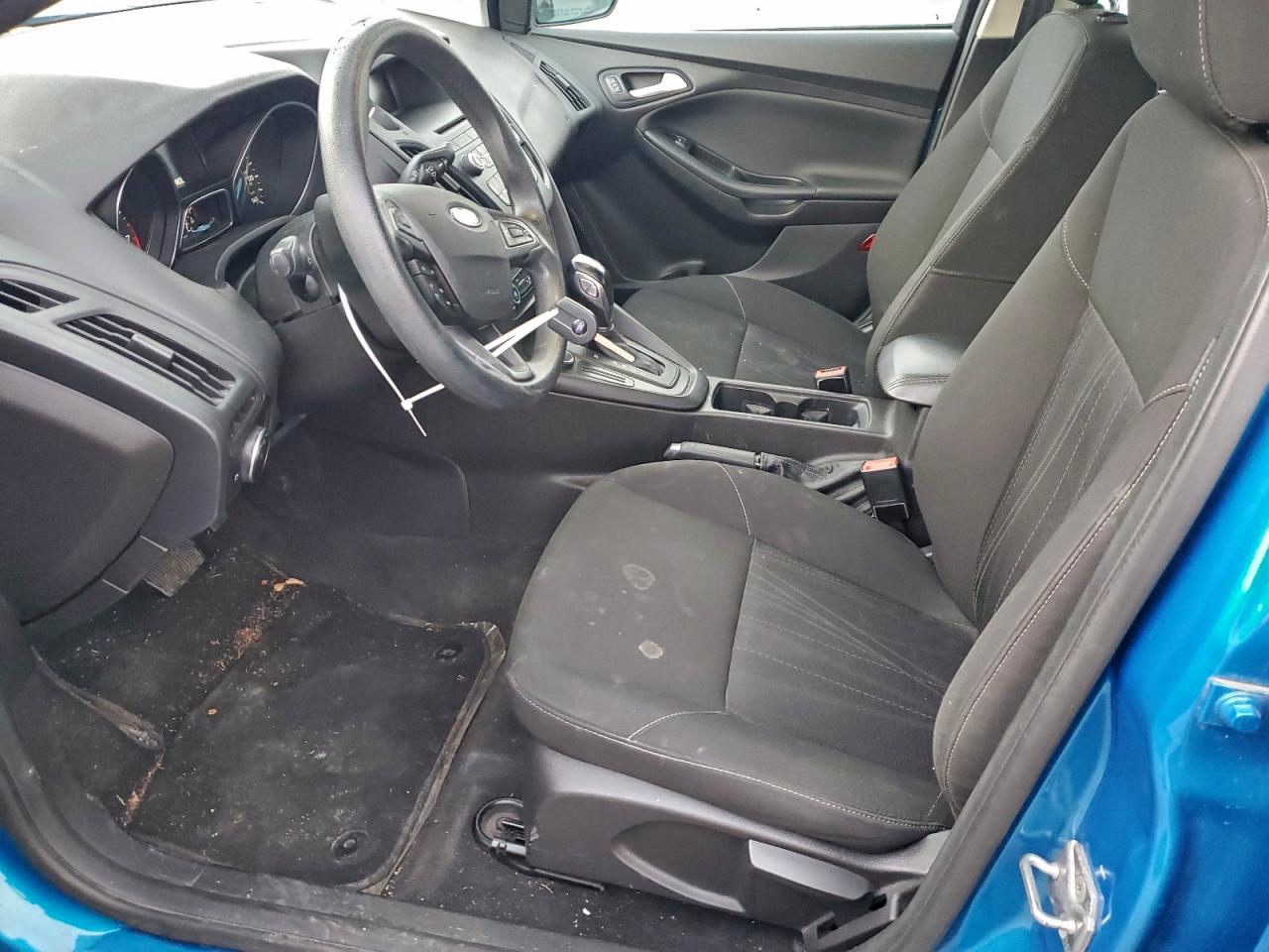 2015 FORD FOCUS SE photo 13