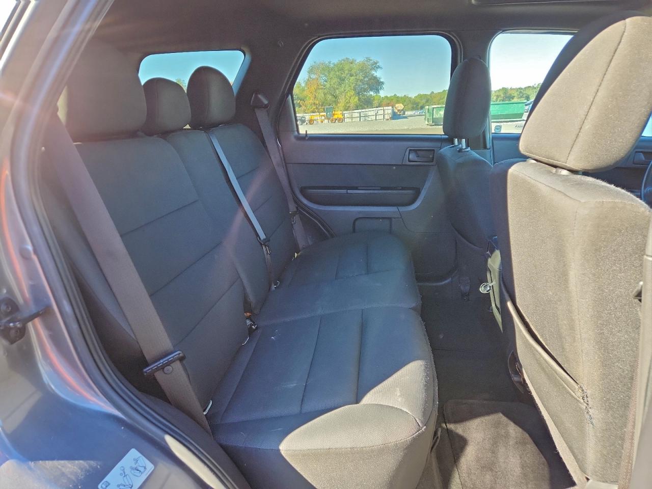 2011 FORD ESCAPE XLT photo 11