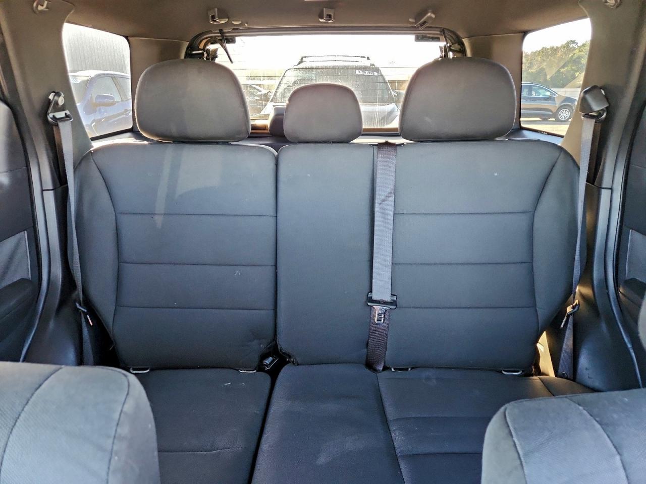 2011 FORD ESCAPE XLT photo 10