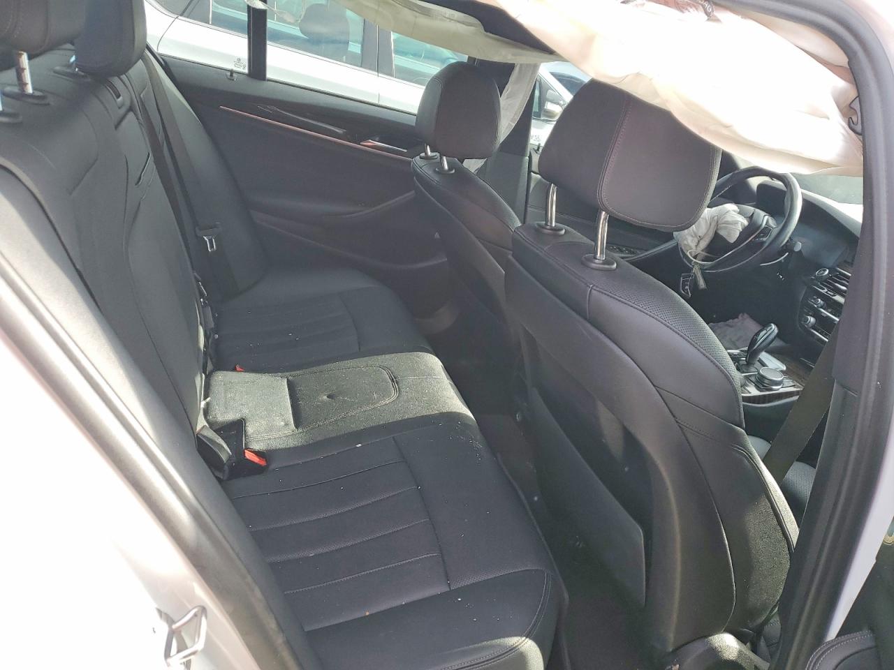2021 BMW 530 XI photo 19