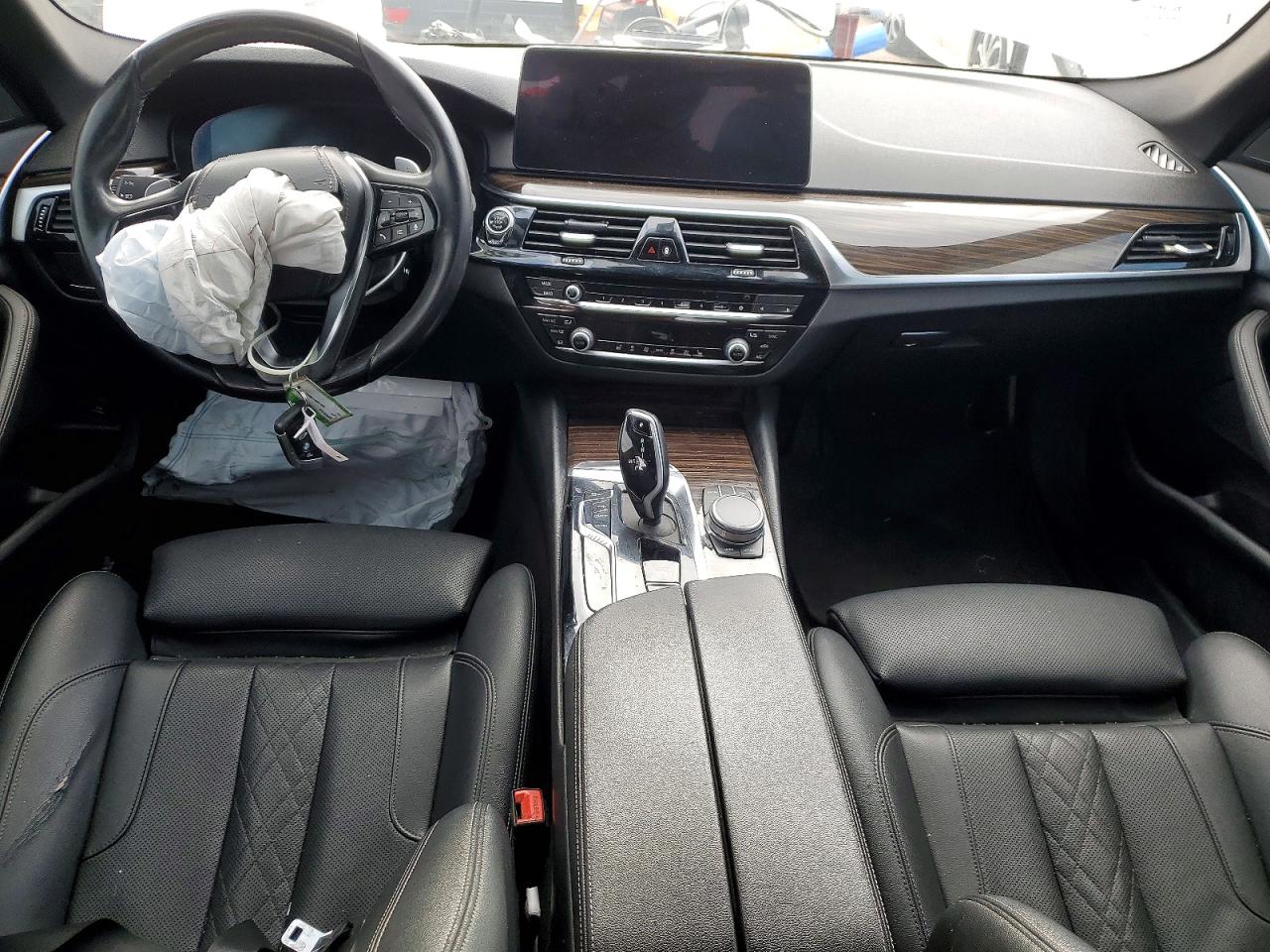 2021 BMW 530 XI photo 15