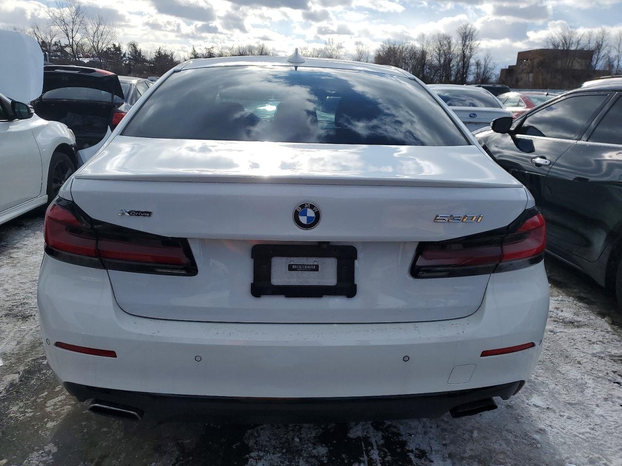 2021 BMW 530 XI photo 11